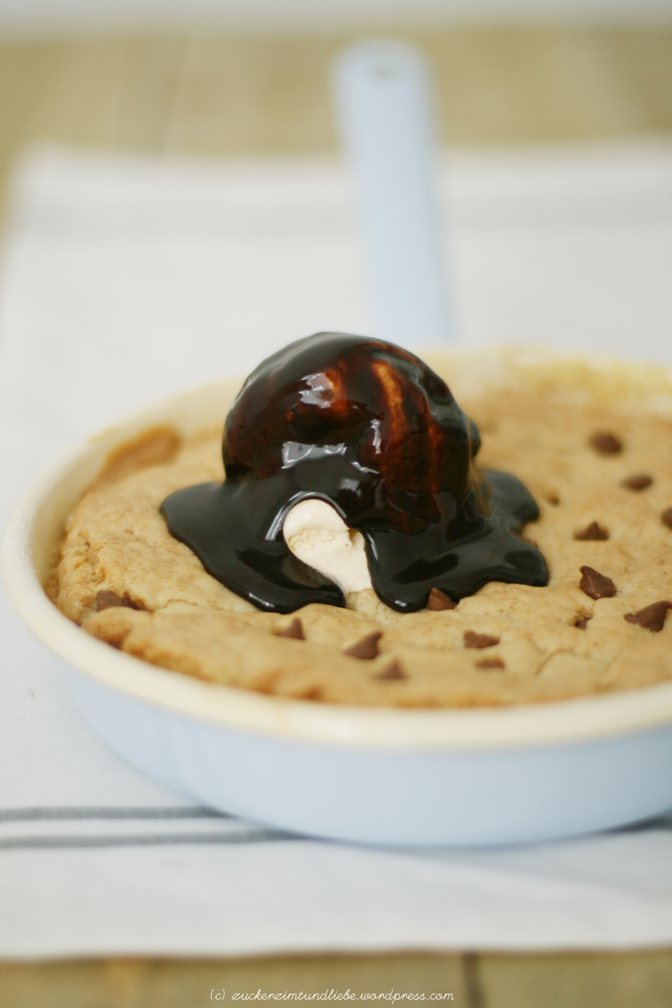 Der Chocolate Chip Cookie, der aus dem Ofen kam – und zwar ziemlich ...