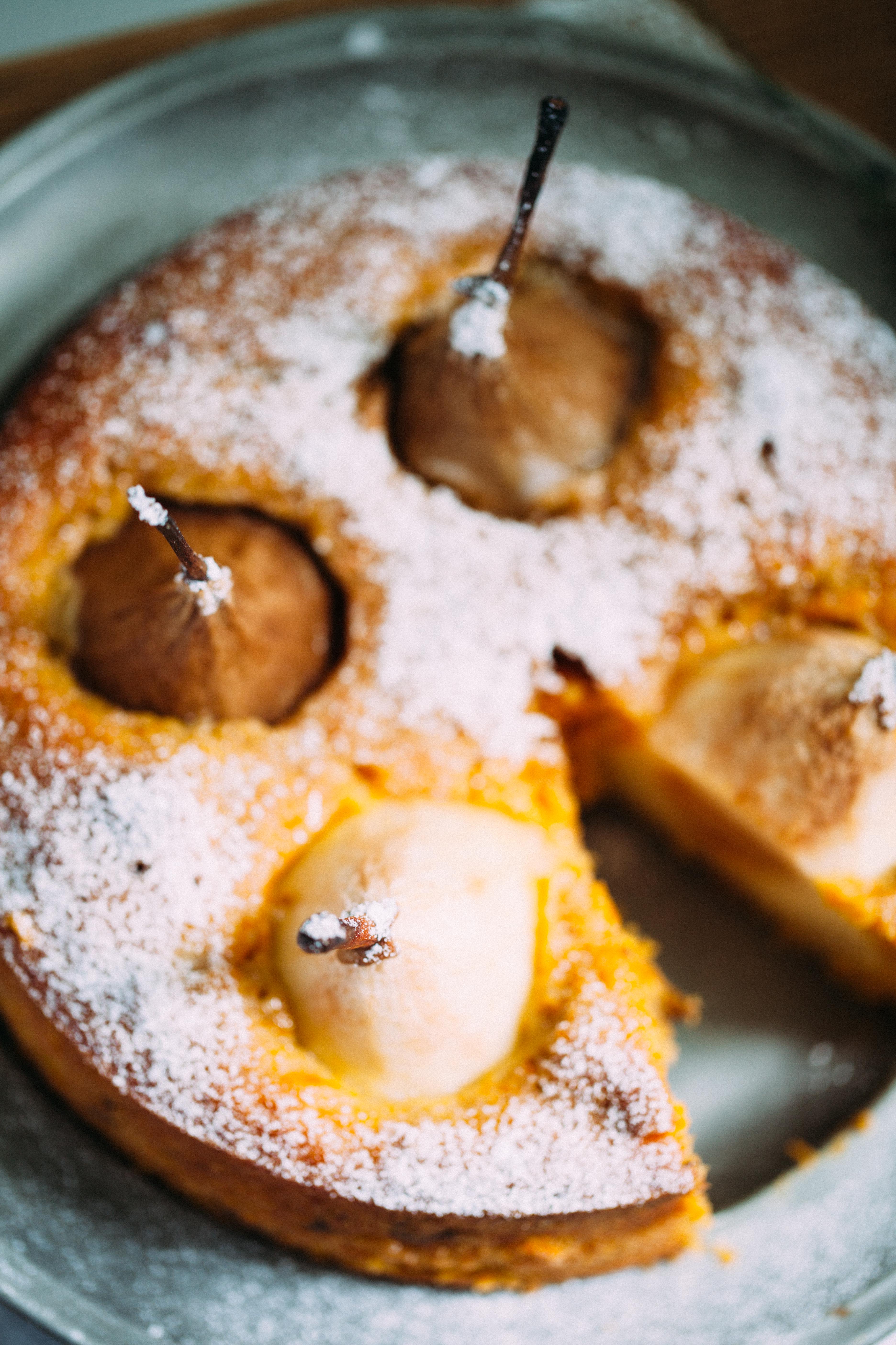 Backrezept für Möhrenkuchen mit versunkenen Birnen | Zucker, Zimt und Liebe