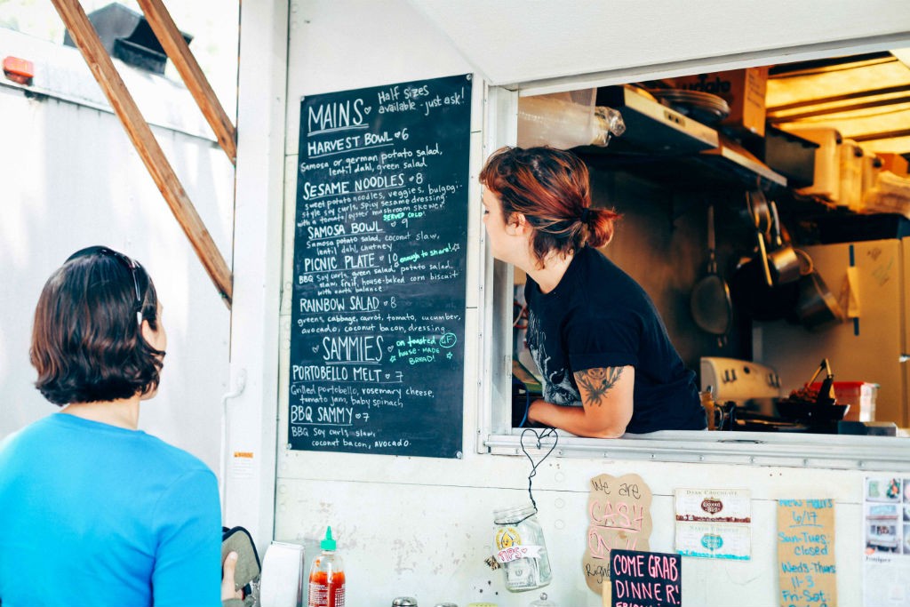 Portland Oregon food carts Foodtruck Where to eat Pulled Pork