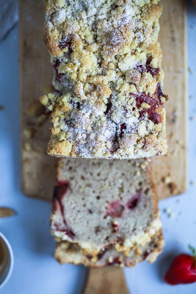 Erdbeer Streusel Bananenbrot Rezept | Zucker, Zimt und Liebe