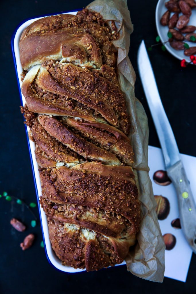 Zimt Hefezopf mit gebrannter Mandel Füllung twisted cinnamon bread Hefeteig Rezept zuckerzimtundliebe Weihnachtsbäckerei Backen im Advent Foodblog Backblog