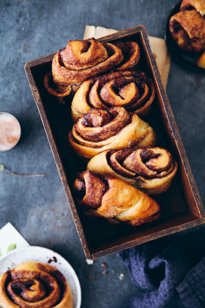 Franzbrötchen Kakao Zimt Füllung Hefeteig Hefegebäck selber backen german cinnamon roll recipe zuckerzimtundliebe foodstyling foodphotography