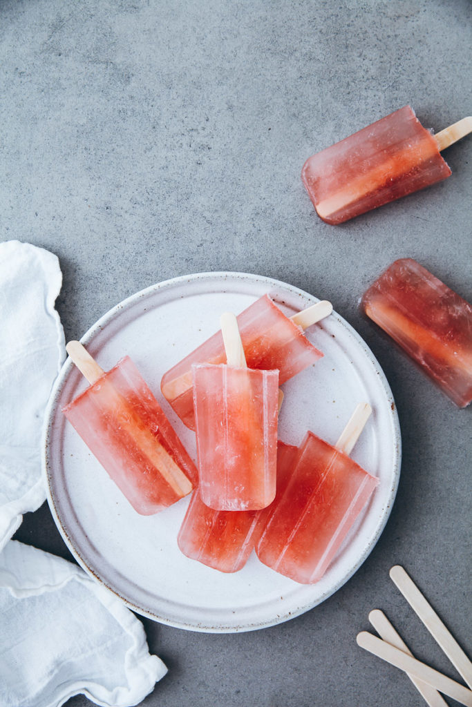 Lipton Iced tea rhabarber eistee rezept zuckerzimtundliebe recipe rhubarb iced tea foodstyling food photography popsicles iced tea eis am stiel rhabarber eis rhubarb 