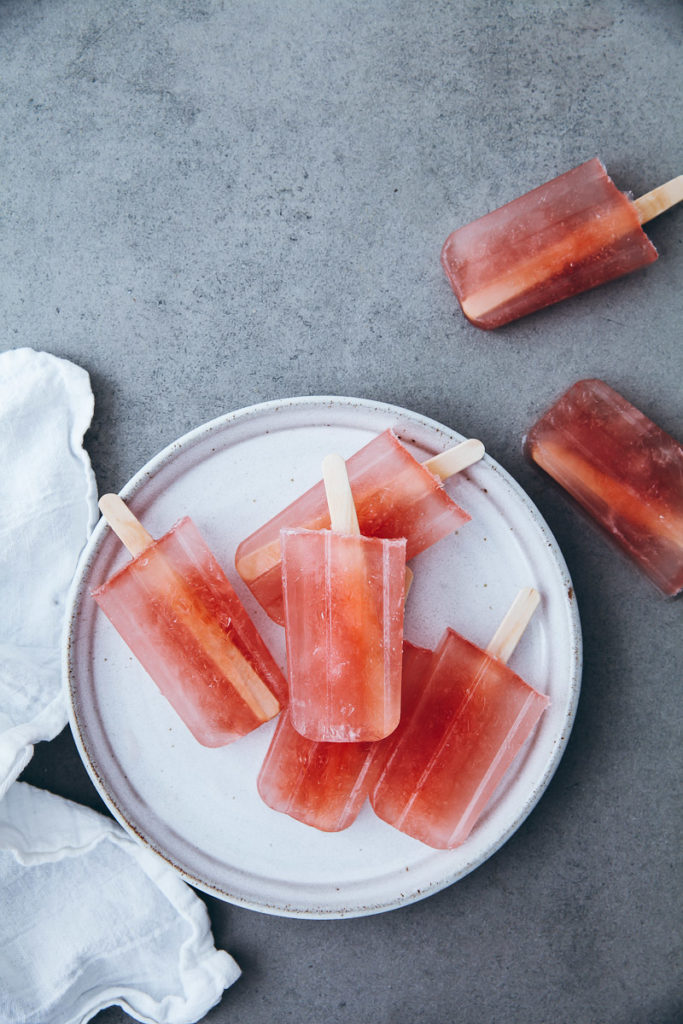 Lipton Iced tea rhabarber eistee rezept zuckerzimtundliebe recipe rhubarb iced tea foodstyling food photography popsicles iced tea eis am stiel rhabarber eis rhubarb 