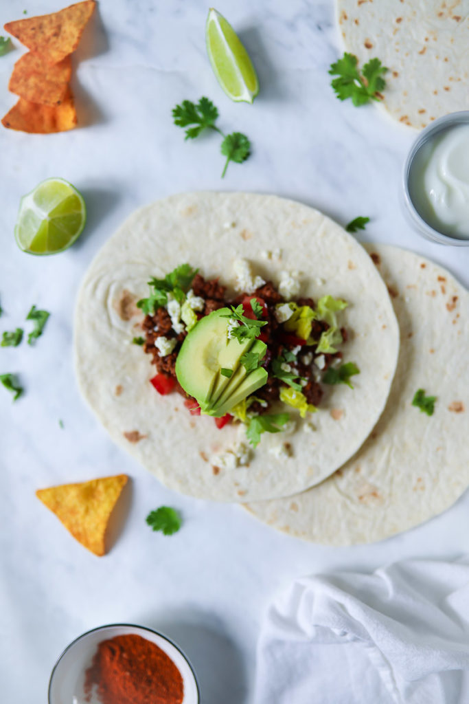 Taco Rezept Mexikanisches Gericht mit Hackfleisch Avocado Salat Tomate Koriander Foodstyling mexican food taco recipe fajitas tortilla zuckerzimtundliebe mittagessen idee Foodblog