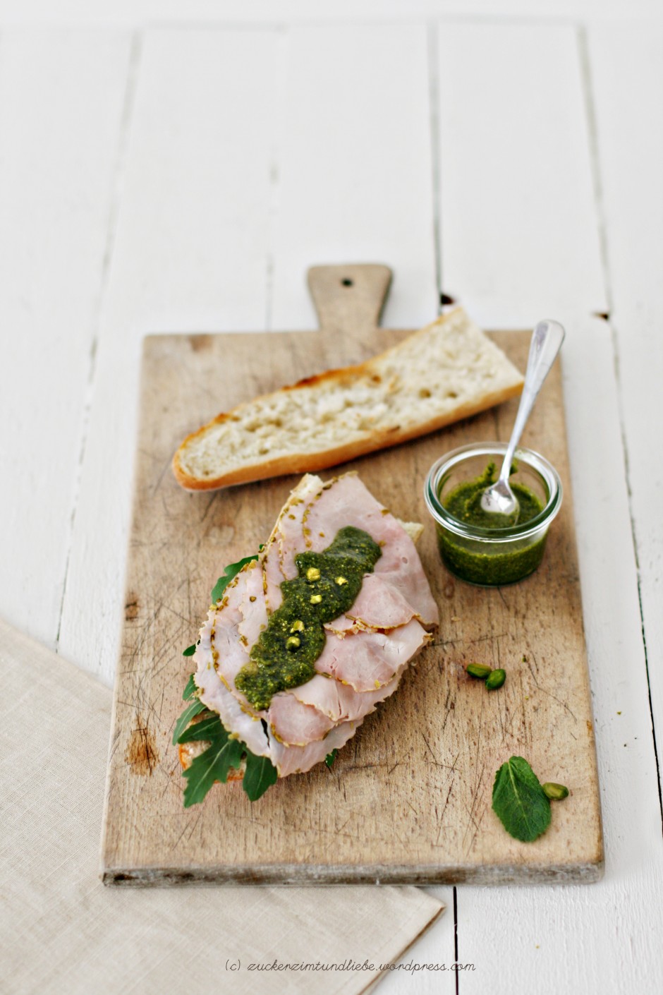 Stulle der Woche, No. 7: Kochschinken mit Minz-Pistazien Pesto und ... Stulle der Woche, No. 7: Kochschinken mit Minz-Pistazien Pesto und ...
