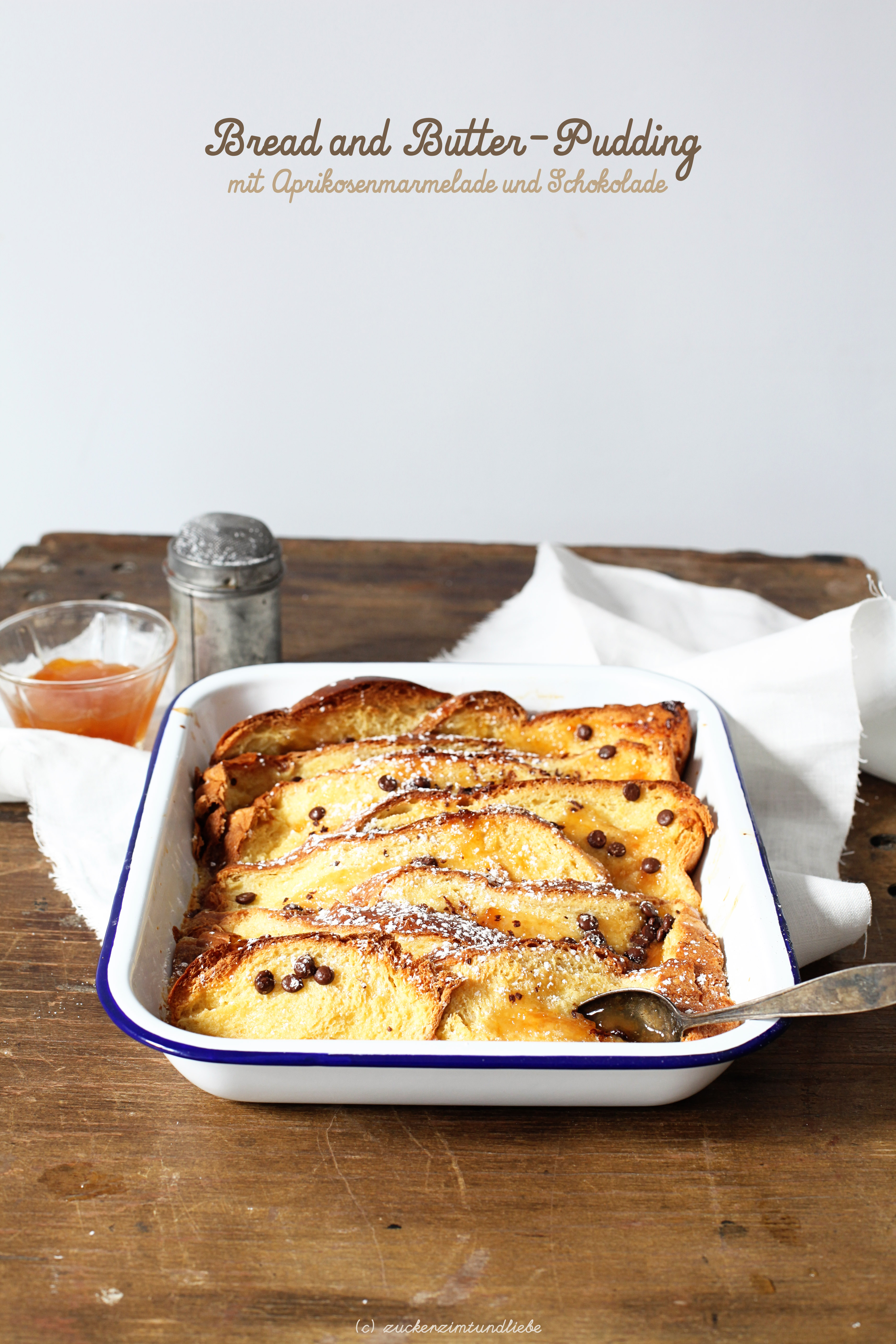 Bread-and-Butter-Pudding aus Kürbisstuten, Aprikosenmarmelade und Schokoladenstückchen