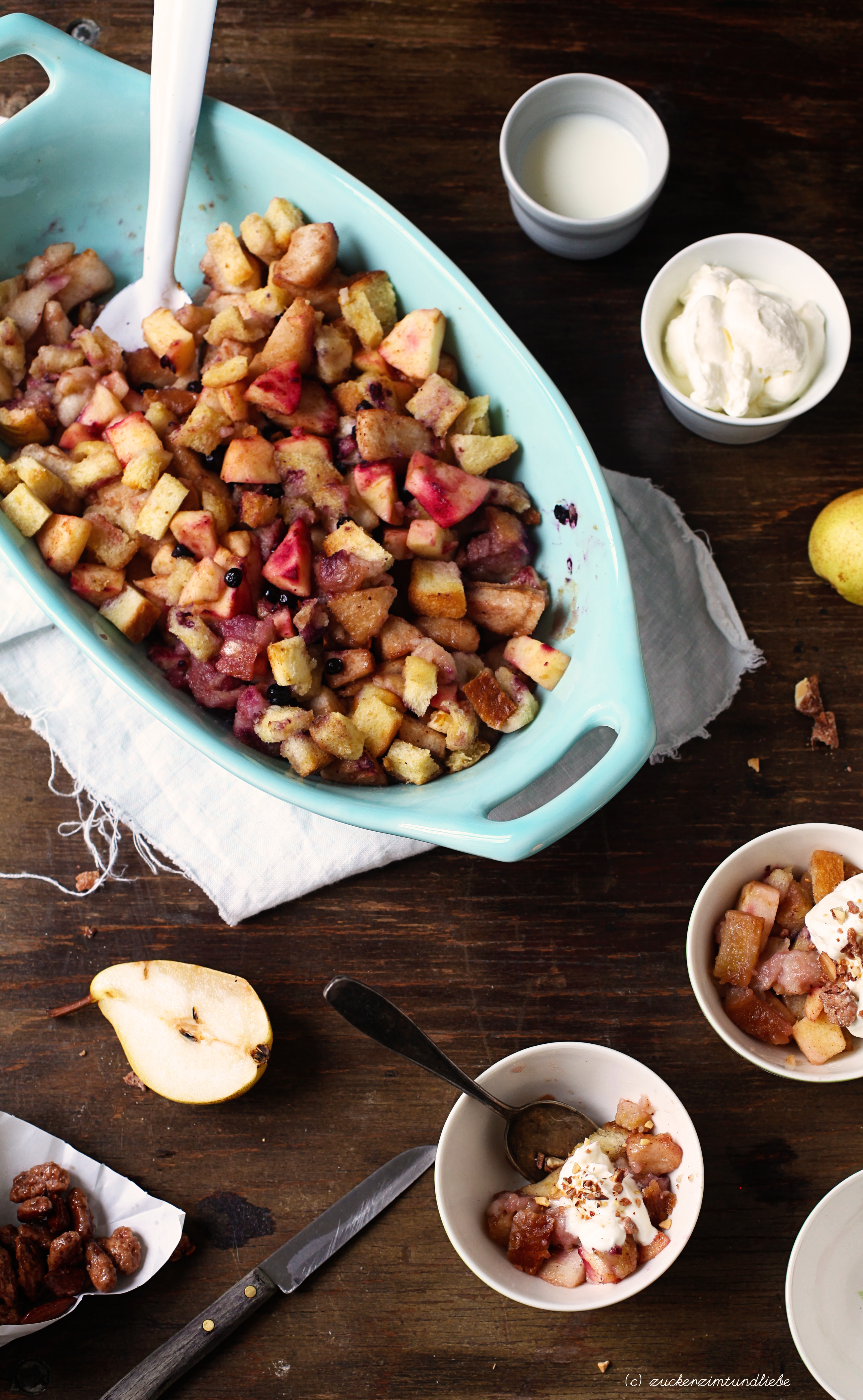 Rezept für Brown Betty mit Birnen und Blaubeeren, gebrannte Mandeln Zuckerzimtundliebe Foodblog Herbst