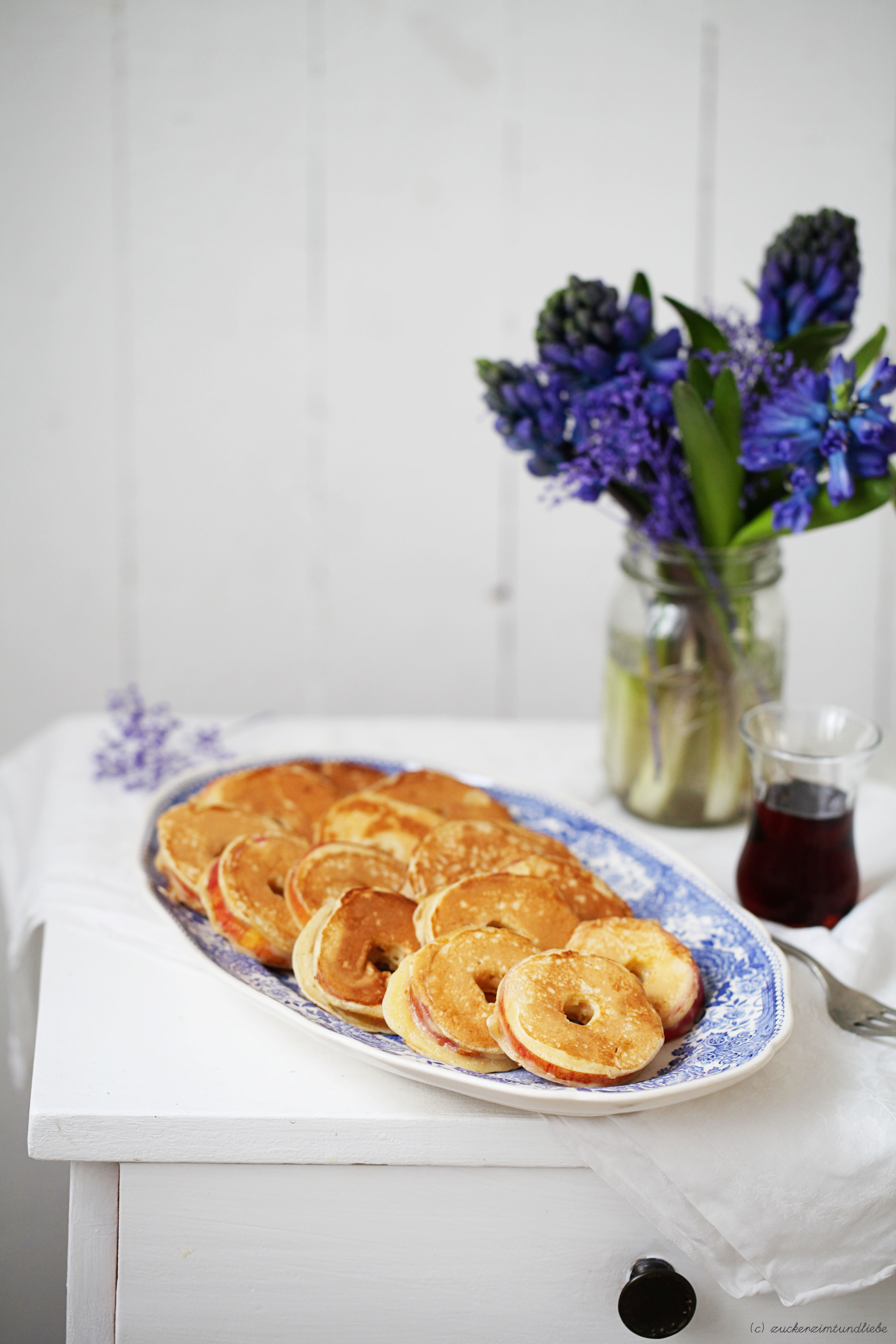 Zuckerzimtundliebe Apfelringe im Pfannkuchenteig Rezept Pancake Apple Rings