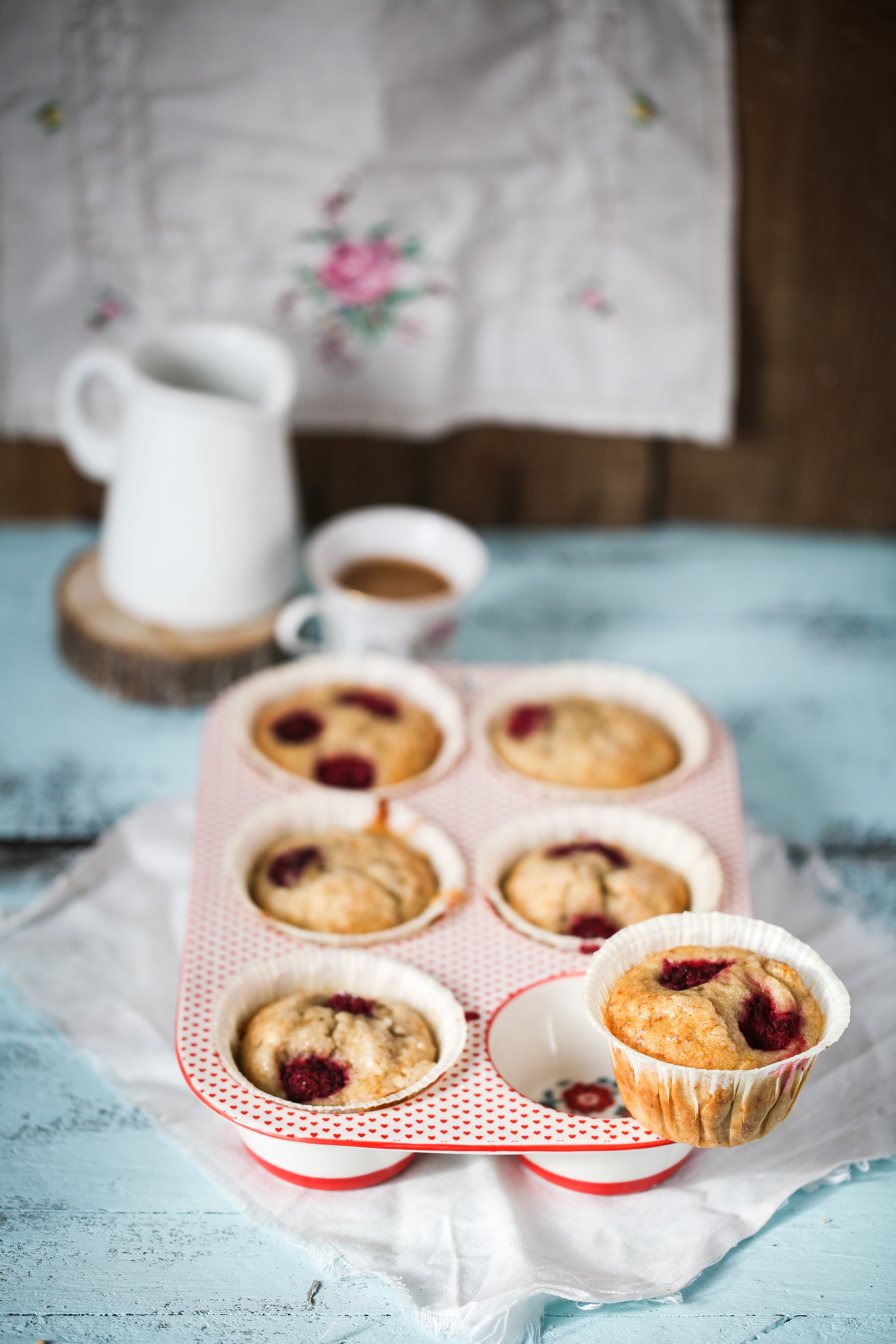 Einfaches Rezept Honig Bananen Muffin mit Himbeeren und Honigglasur ...