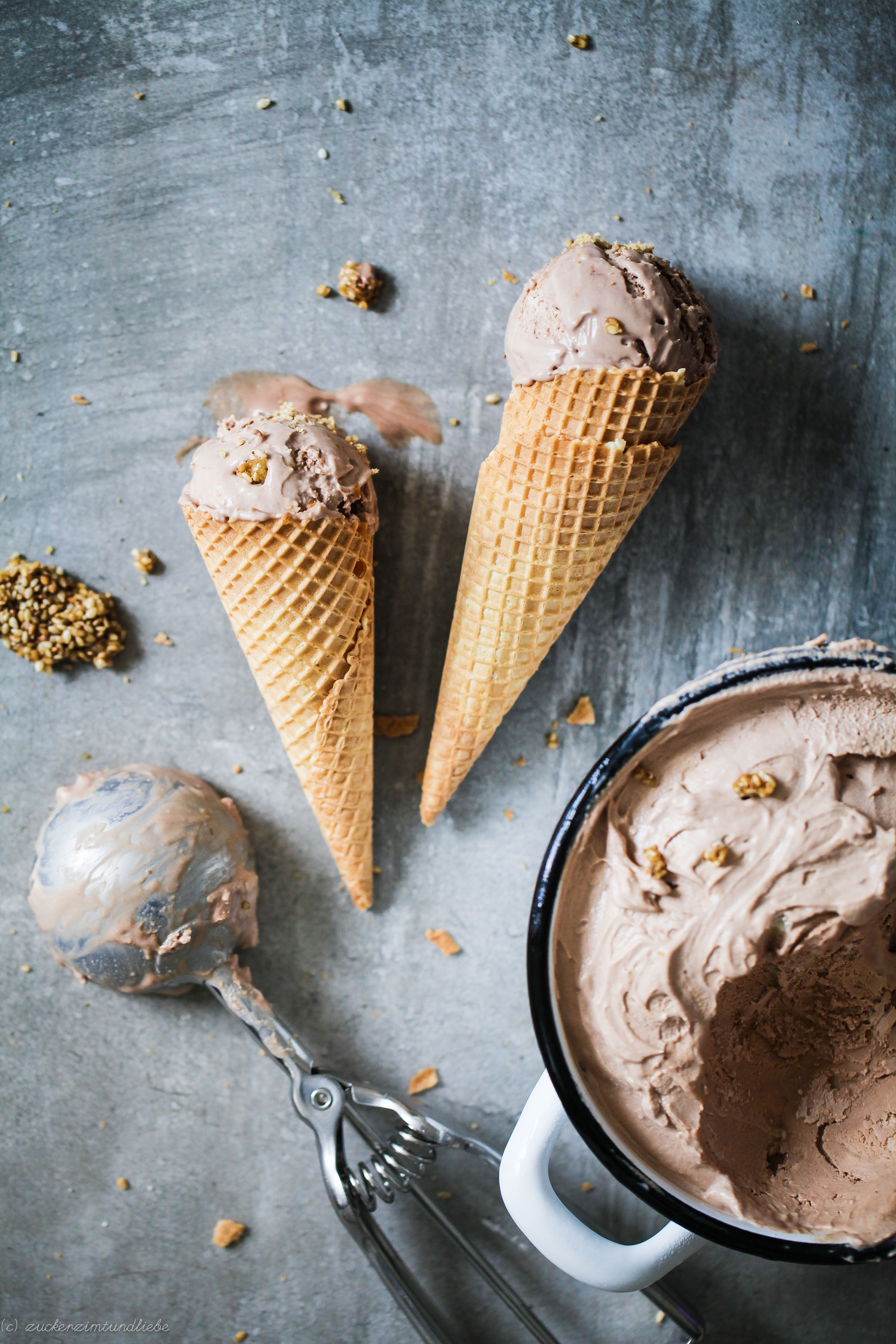 Zuckerzimtundliebe Rezept Nutellaeis mit Sesamkrokant ohne Eismaschine1 ...