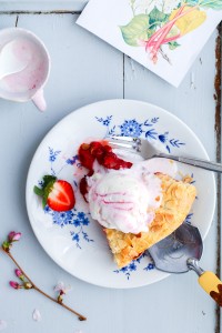 Erdbeer Rhabarber Galette Erdbeerkuchen Tarte Rezept Backrezept Backen Zuckerzimtundliebe strawberry rhubarb galette recipe einfache Tarte Himbeerkuchen Rhabarberkuchen Pie