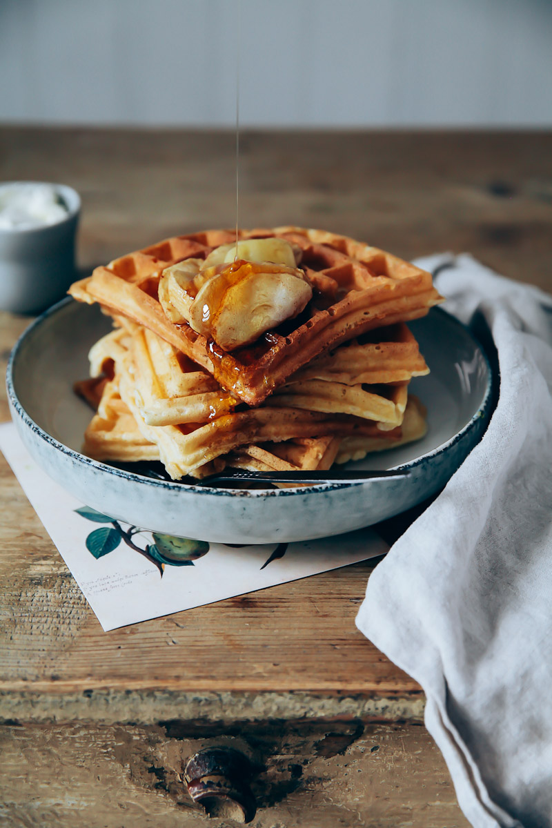 Rezept für dicke Waffeln mit warmen Zimtäpfeln aus dem Ofen – waffles ...