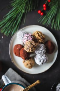 Schokoladentrueffel Ganachetrueffel Schokoladentrueffel selbstgemacht Rezept mit Spekulatius Post aus meiner Kueche Geschenke aus der Kueche Hot Chocolate chocolate truffles easy peasy