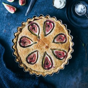 Feigen Frangipane Tarte Mandelfüllung einfaches Tarterezept mit Mürbeteig und Mandeln Nusskuchen fig tart recipe zuckerzimtundliebe foodstyling foodblog backen