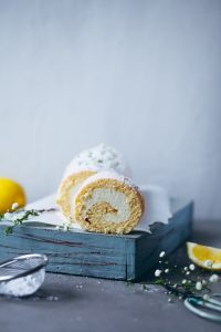 cheesecake biskuitrolle mit zitrone zuckerzimtundiebe swiss roll recipe rezept backrezept biskuitteig rolle zitronenkuchen sahne frischkäse kuchenrezept kuchenbuffet