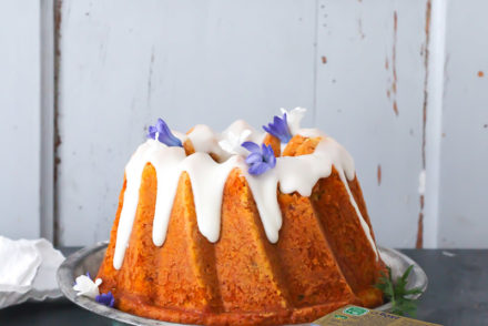 Rezepte fürs Osterfrühstück oder Osterbrunch Möhren Kokos Gugelhupf Osterkekse carrot bundt von zuckerzimtundliebe mit Arla Kaergarden Block