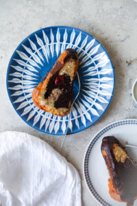 Donauwelle Gugelhupf Rezept Rührkuchen Napfkuchen Nordicware zuckerzimtundliebe foodstyling kirschen cherry marble bundt cake recipe einfacher kuchen backrezept kirschkuchen marmorkuchen
