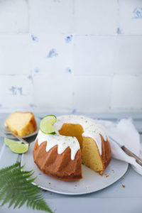 Gin Tonic Kuchen Rührteig Gugelhupf gin tonic cake bundt cake Bundform backen backrezept kuchen mit alkohol zuckerzimtundliebe foodblog backblog einfache kuchen mit alkohol foodstyling food photography