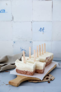 Rezept Cappuccino Eis-am-Stiel mit Tchibo Blonde Roast Eis ohne Eismaschine no churn ice cream popsicles rezept popsicles without mold foodstyling icecream einfaches eisrezept foodblog zucker zimt und liebe zuckerzimtundliebe backblog sommerrezepte cappuccinoeis kaffeeeis