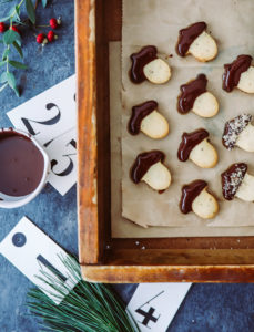 Ausstechplätzchen Rezept Haselnuss Kekse Weihnachtsplätzchen Zuckerzimtundliebe backblog weihnachtsbäckerei foodstyling food photography christmas cookies