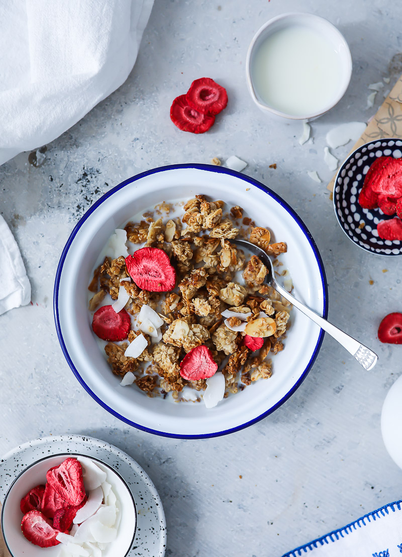 Selbstgemachtes Erdbeer Granola | Zucker, Zimt und Liebe
