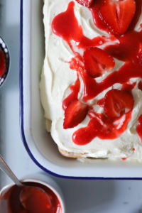 Erdbeer Tiramisu Rezept Tiramisu ohne Ei strawberry tiramisu dessert erdbeerrezept nachtisch sommerdessert grilldessert zucker zimt und liebe foodstyling mascarponecreme foodblog backblog easy dessert einfacher nachtisch sommerrezept sommerfest