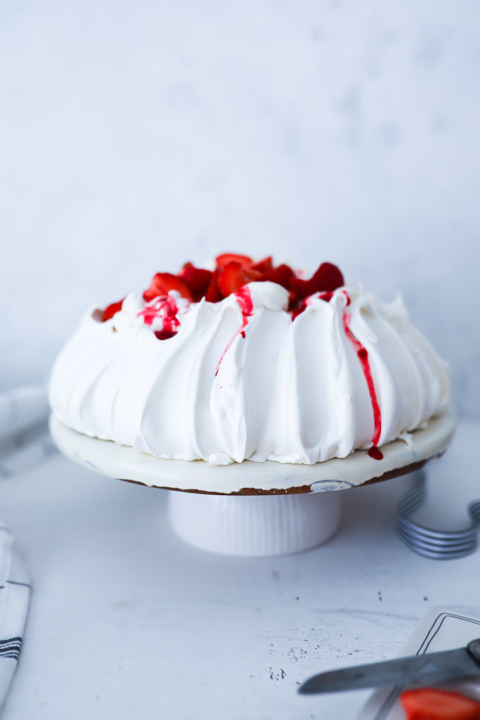 Einfaches Pavlova Rezept Dessert Backen Eiweiß Baiser wie backt man pavlova foodstyling food photography zucker zimt und liebe foodblog backblog