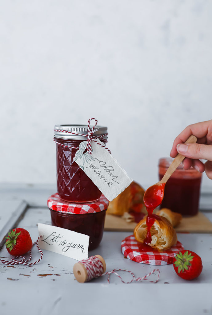 Erdbeermarmelade erdbeer prosecco konfitüre Zuckerzimtundliebe Foodblog Einmachschule Marmeladen Schule wie kocht man marmelade ein rezept marmelade canning strawberry prosecco jam diamant gelierzucker 1:1 aufs brot frühstück brunch sommer im glas einwecken weckglas