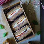 Picknick sandwich pressed sandwich picknickrezepte stullen stullenideen zuckerzimtundliebe miracel whip aufstrich pesto brot pesto stulle ciabatta rezept foodstyling