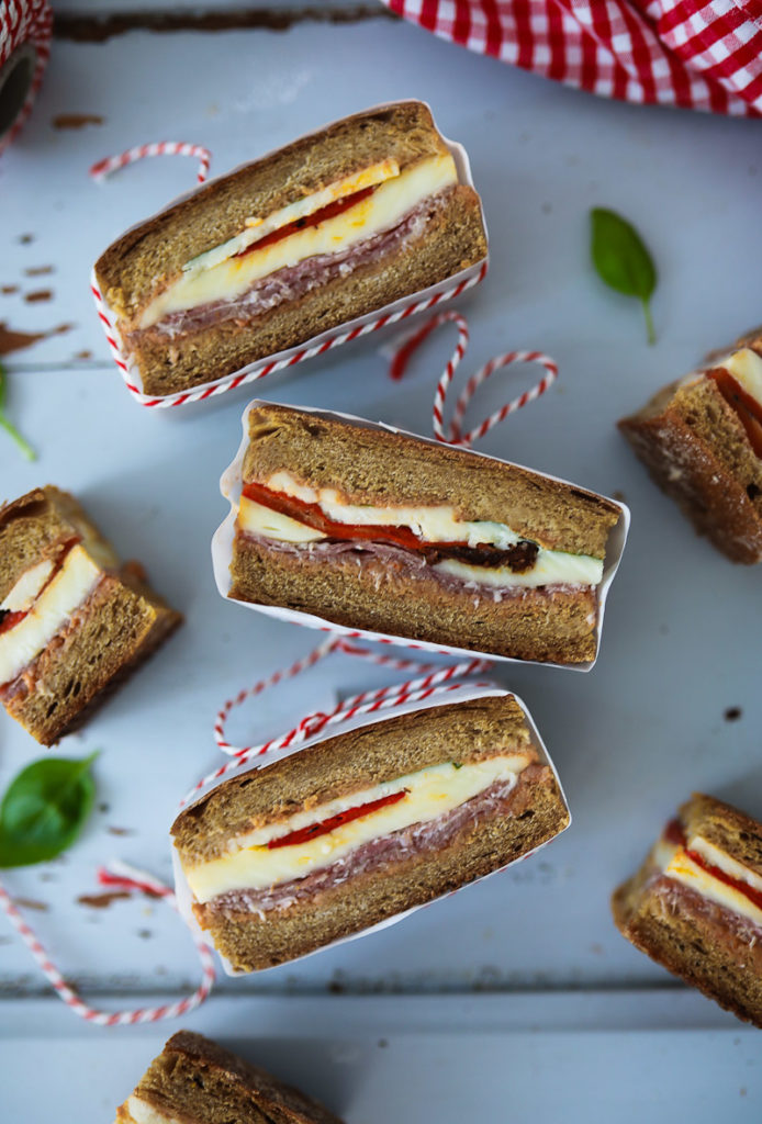 Rezept für italienische Picknick Sandwiches – italian pressed sandwich ...