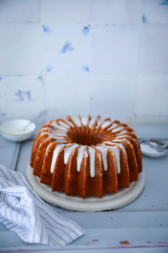 Nusskuchen Gugelhupf Haselnuss Kuchen Zimtfüllung zimtstreusel cinnamon streusel filled hazelnut bundt cake nordicware brilliance zuckerzimtundliebe foodblog backblog foodstyling napfkuchen food photography einfacher ruehrkuchen