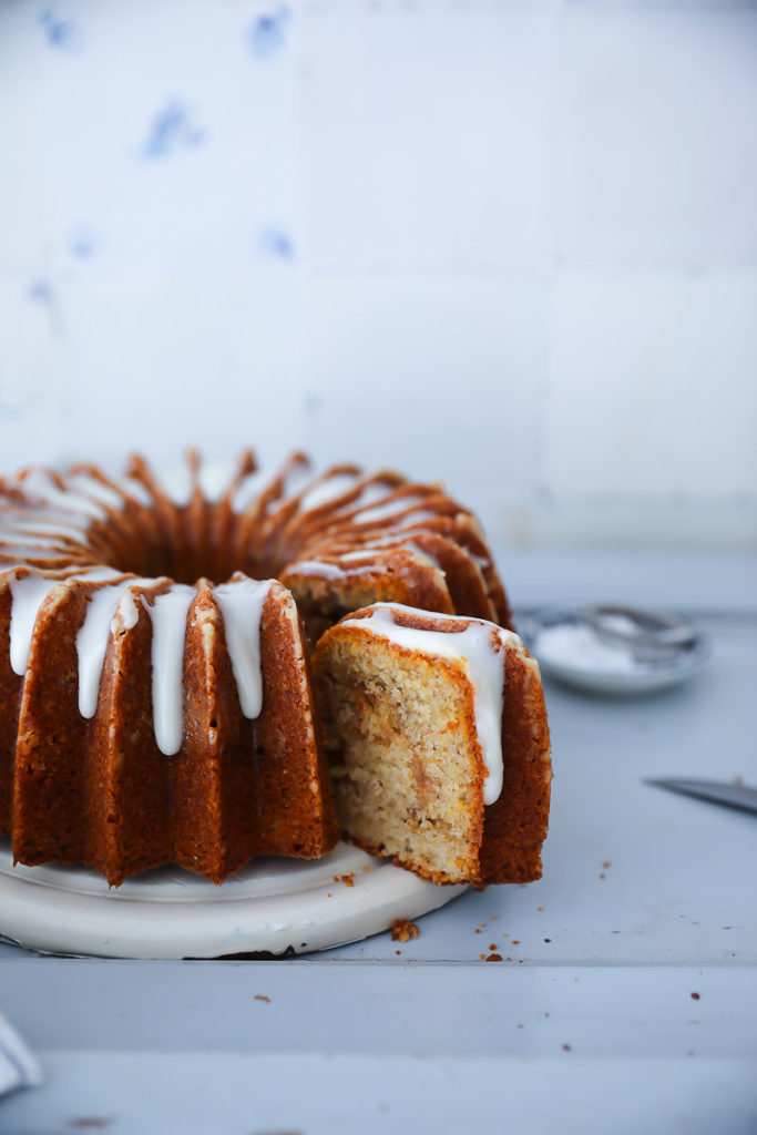 Nusskuchen Gugelhupf Haselnuss Kuchen Zimtfüllung zimtstreusel cinnamon streusel filled hazelnut bundt cake nordicware brilliance zuckerzimtundliebe foodblog backblog foodstyling napfkuchen food photography einfacher ruehrkuchen