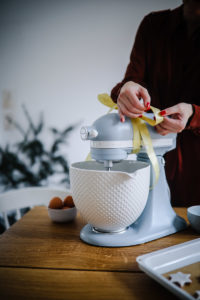 KitchenAid hellblau, kitchenaid jubiläum, kitchenaid standmixer, der beste standmixer, kitchenaid special edition kitchenaid porzellanschüssel zuckerzimtundliebe foodstyling foodblog backblog gewinnspiel