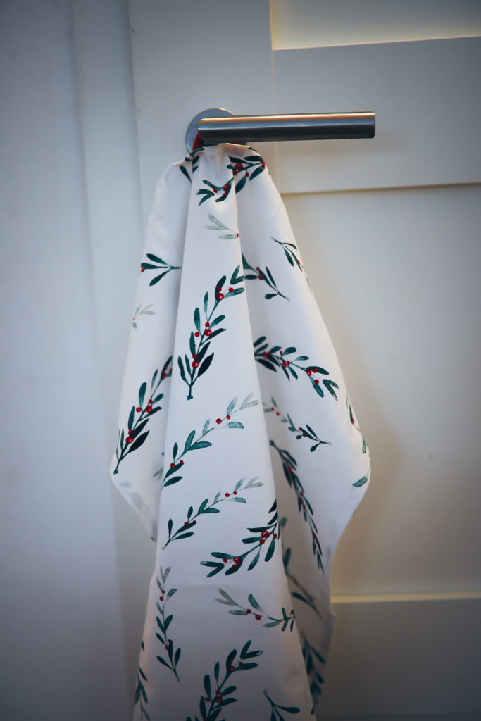 Weihnachts geschirrtücher Tchibo kitchen gadget küchenzubehör weihnachtsgeschenke für geniesser und hobbyköche foodstyling ausstechplätzchen zuckerzimtundliebe backblog