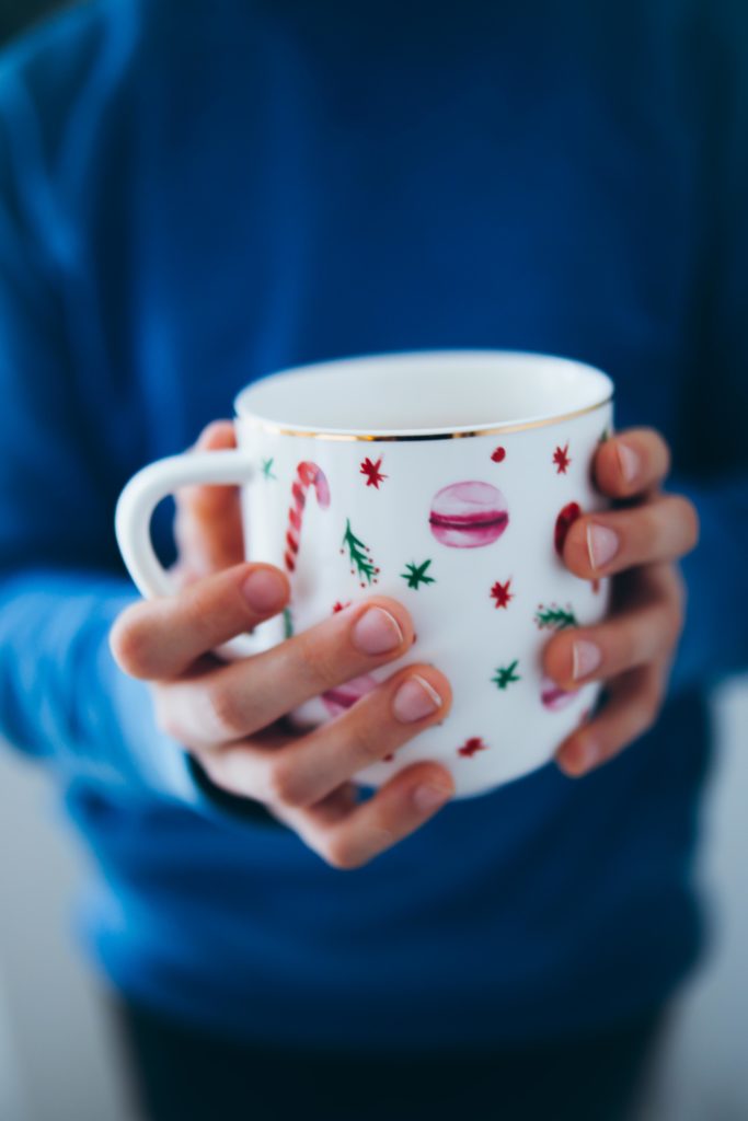 Weihnachtstasse weihnachtsgeschenk Tchibo kitchen gadget küchenzubehör weihnachtsgeschenke für geniesser und hobbyköche foodstyling ausstechplätzchen zuckerzimtundliebe backblog