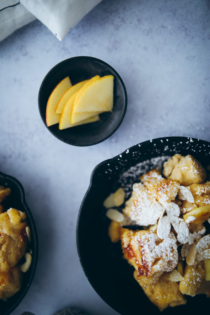 Apfel Kaiserschmarrn Rezept pulled pancake frühstück südtiroler apfelrezept soulfood rezept schmarrn aus dem ofen food styling food photography zuckerzimtundliebe backblog the bakefeed