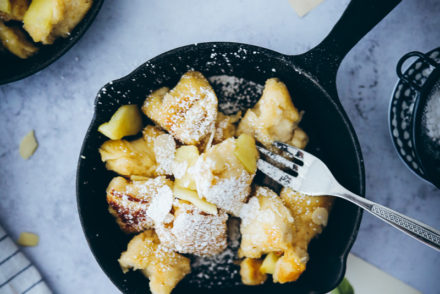 Apfel Kaiserschmarrn Rezept pulled pancake frühstück südtiroler apfelrezept soulfood rezept schmarrn aus dem ofen food styling food photography zuckerzimtundliebe backblog the bakefeed