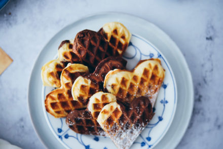 Marmor Schoko waffeln herzwaffeln einfaches waffelrezept heartwaffles marble chocolate waffles Foodblog Backblog Foodstyling Food photography Soulfood zuckerzimtundliebe waffel backen tipps