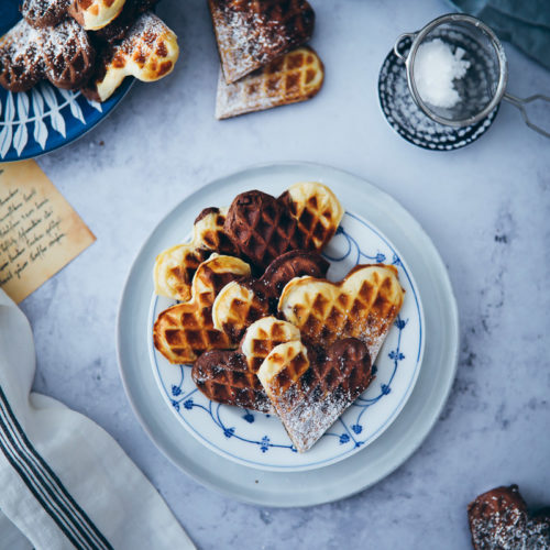 Marmor Schoko waffeln herzwaffeln einfaches waffelrezept heartwaffles marble chocolate waffles Foodblog Backblog Foodstyling Food photography Soulfood zuckerzimtundliebe waffel backen tipps