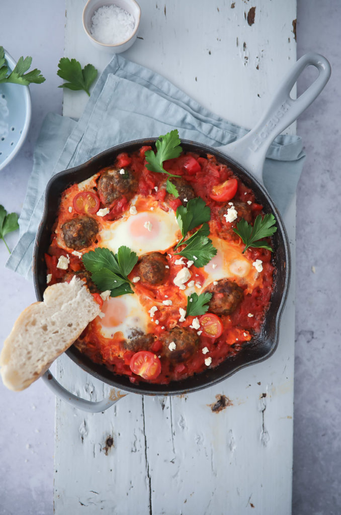 Shakshuka Rezept Hackbällchen Shakshuka recipe eier in tomatensauce pochierte eier Frühstück Mittagessen Brunch Meatball Shakshuka recipe Foodstyling Food photography zuckerzimtundliebe foodblog backblog