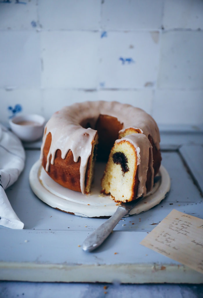 Zimtschnecken gugelhupf rezept rührkuchen rührteig einfacher napfkuchen backrezept the bakefeed zuckerzimtundliebe foodstyling food photography backblog deutscher foodblog bundt cake zimtglasur kuchenglasur