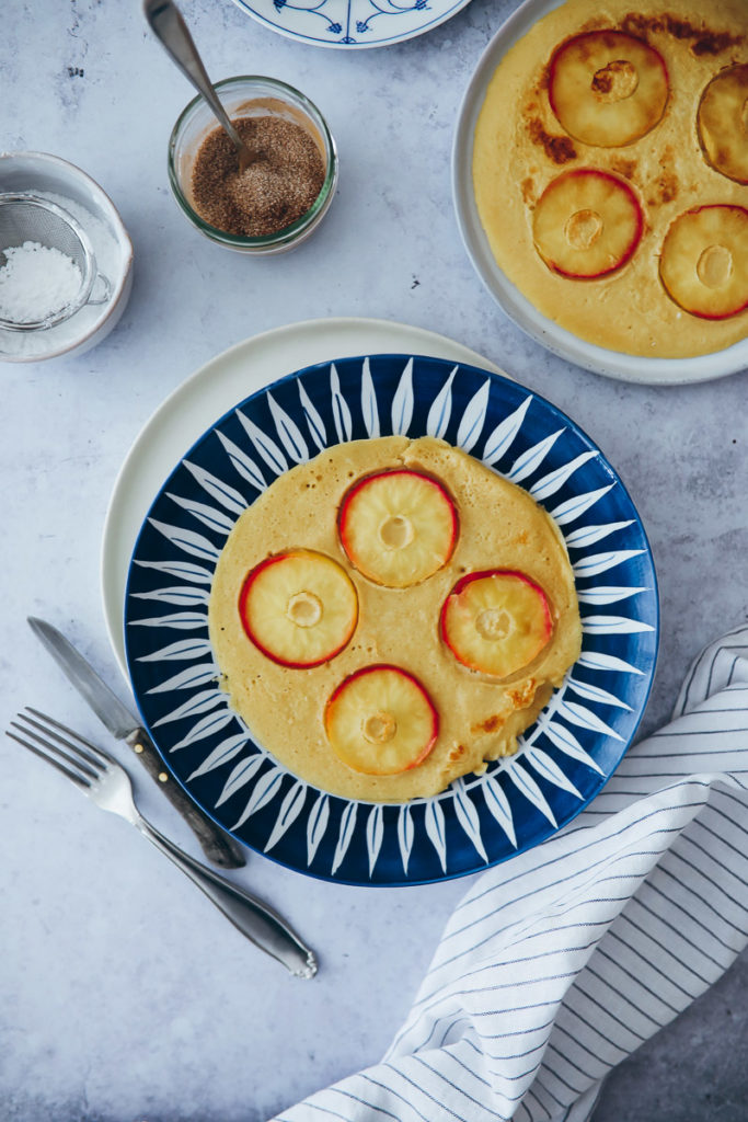 Apfelpfannkuchen apple pancake recipe Rezept einfache Pfannkuchen Frühstück Apfelrezepte foodblog foodstyling mittagessen zuckerzimtundliebe backblog the bakefeed the kitchn the feedfeed food 52