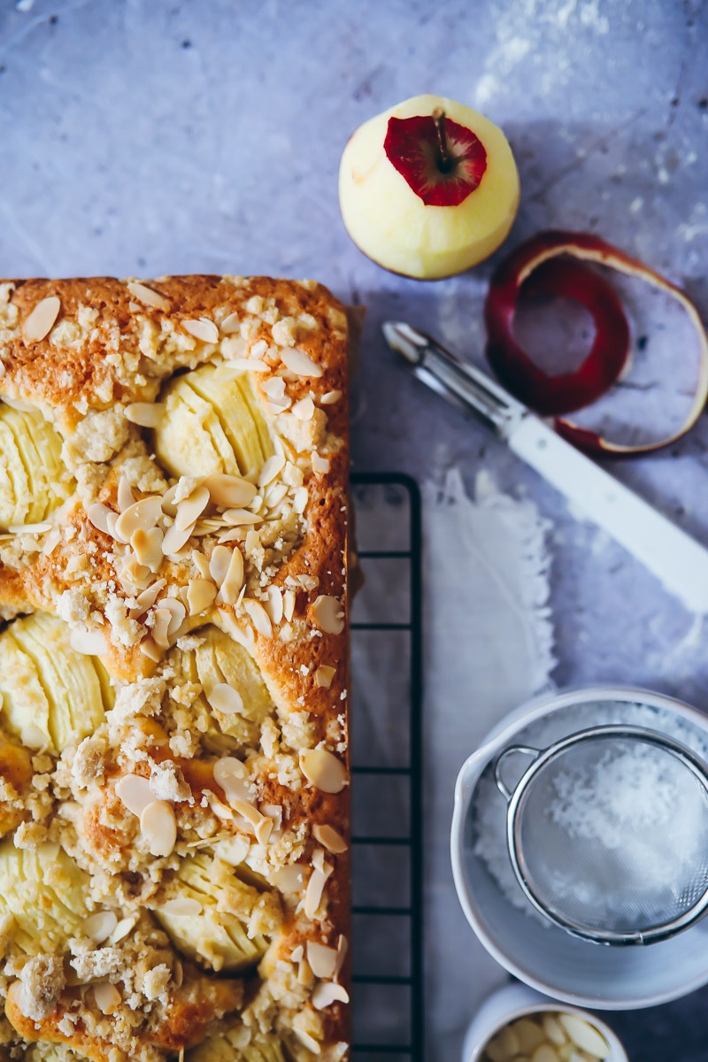 Versunkener Apfelkuchen vom Blech | Zucker, Zimt und Liebe