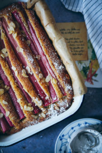 Einfaches Rhabarber Kuchen Rezept Nusskuchen Blechkuchen easy rhubarb cake zuckerzimtundliebe foodblog backblog food styling bakefromscratch the bakefeed haselnuss hazelnut nut cake