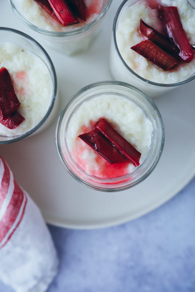 Rhabarber Milchreis ofengerösteter Rhabarber Rhabarbersirup Rhabarberrezepte Rhabarberkompott wie macht man milchreis rice pudding rhubarb foodstyling food stylist food photography backblog zuckerzimtundliebe food 52 the bakefeed