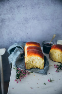 Einback süsses Hefebrot Milk bread recipe Rezept Brotrezept Grundrezept Hefeteig weiches brot hefezopf Trockenhefe zuckerzimtundliebe foodblog backblog foodstylist food styling food photography breakfast french bread food 52 the bakefeed