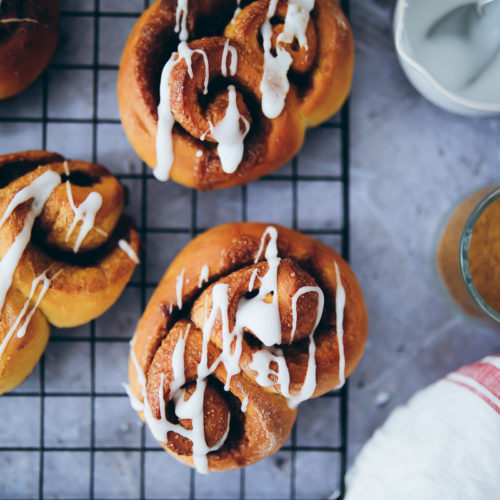 Doppelte Zimtschnecken beste Zimtschnecken selber machen foodblog foodstylist cinnamon roll twisted buns hefeteig food photography zuckerzimtundliebe foodblog backblog