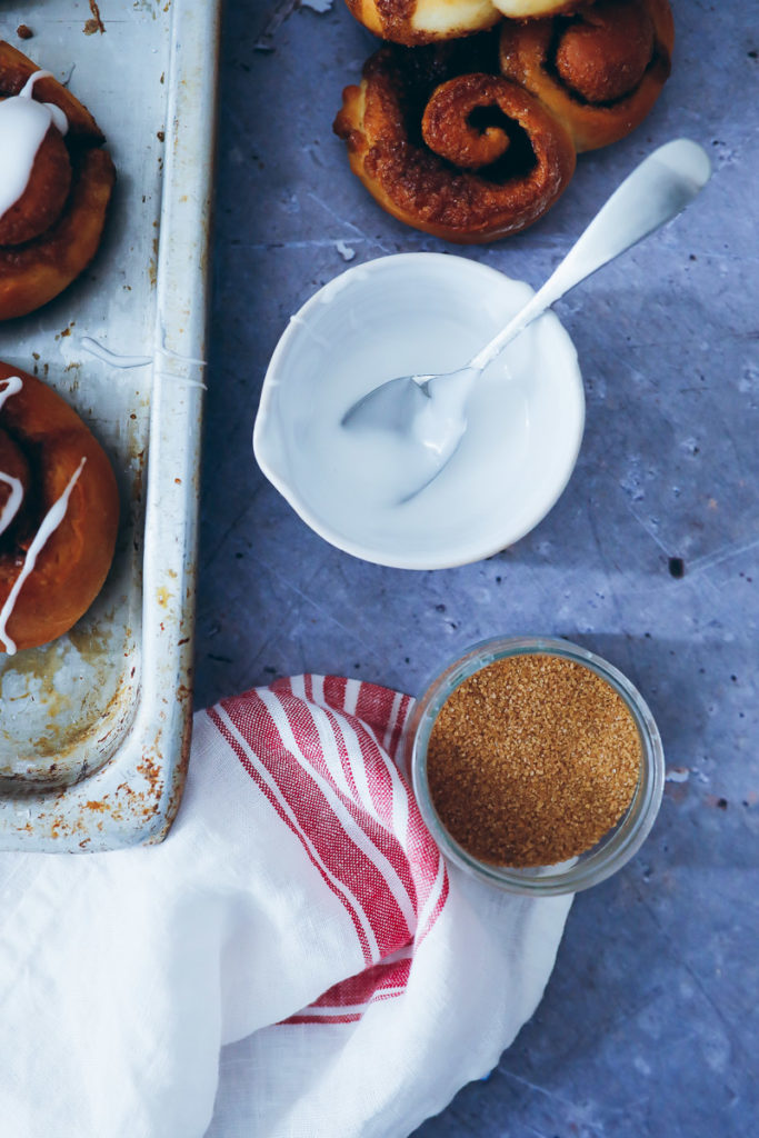 Doppelte Zimtschnecken beste Zimtschnecken selber machen foodblog foodstylist cinnamon roll twisted buns hefeteig food photography zuckerzimtundliebe foodblog backblog