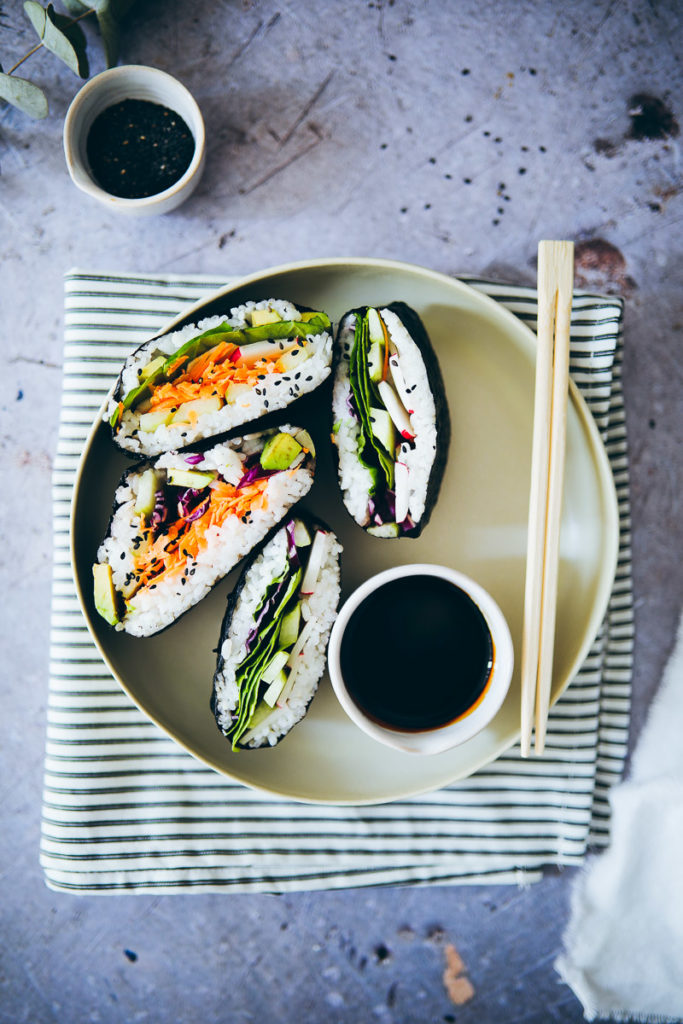 Onigirazu recipe rezept sushi sandwich selber machen foodstyling food stylist vegetarisch veggie food photography zuckerzimtundliebe foodblog cookfeed nytfood food52